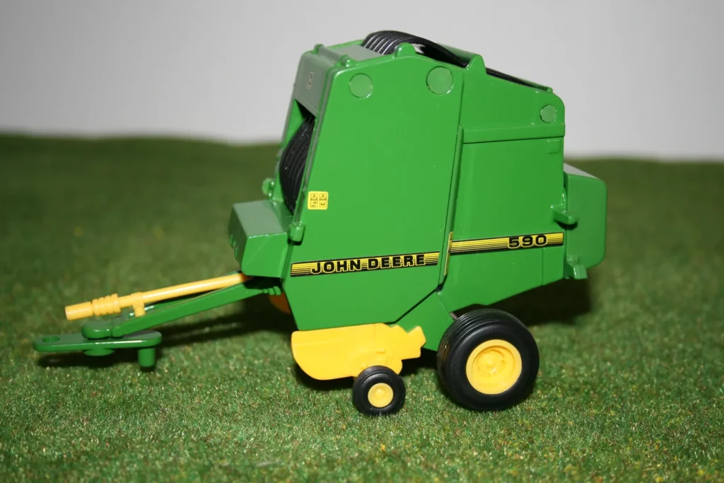 John Deere 590