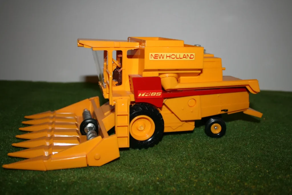 New Holland TR85
