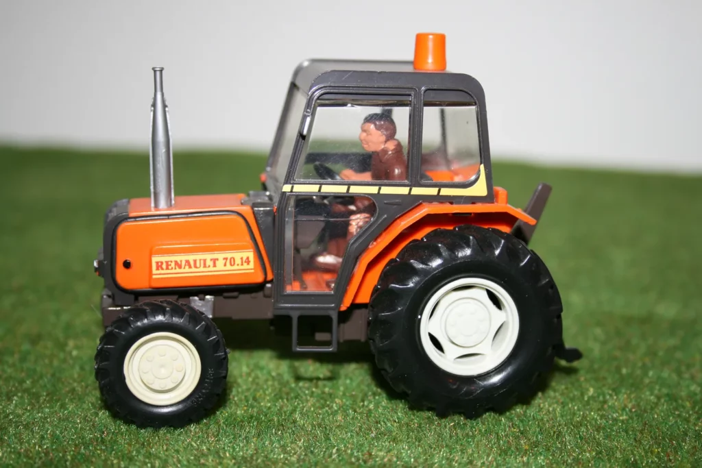 Renault Palès 70.14