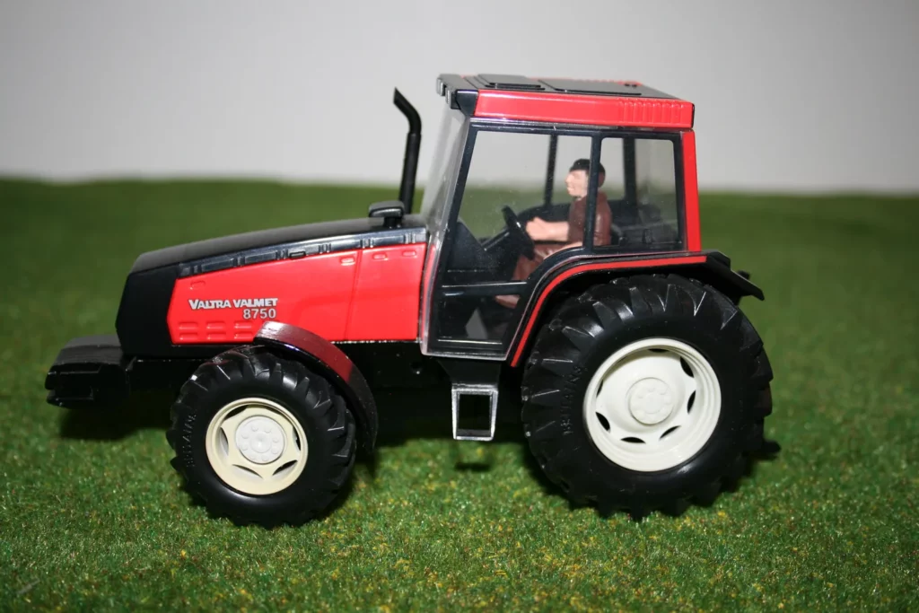 Valtra Valmet 8750