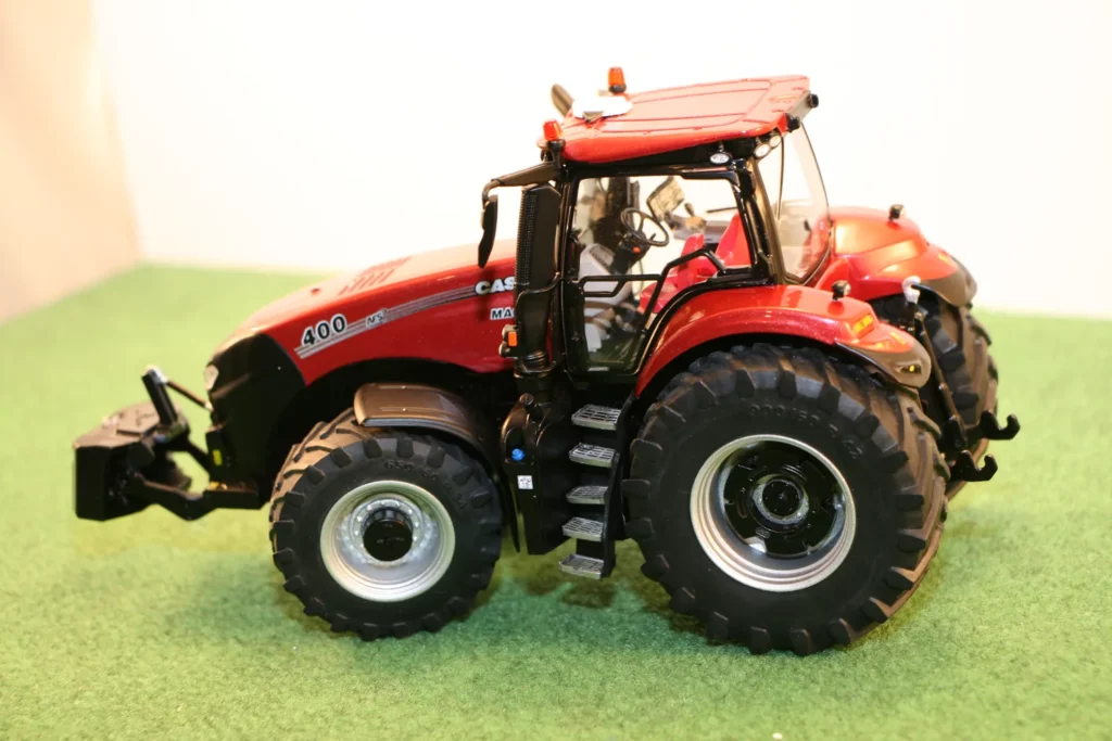 CASE IH Magnum 400 rouge métalisé