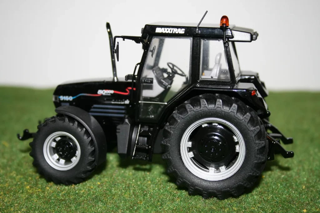 Case IH Maxxum 5150 black "50000"