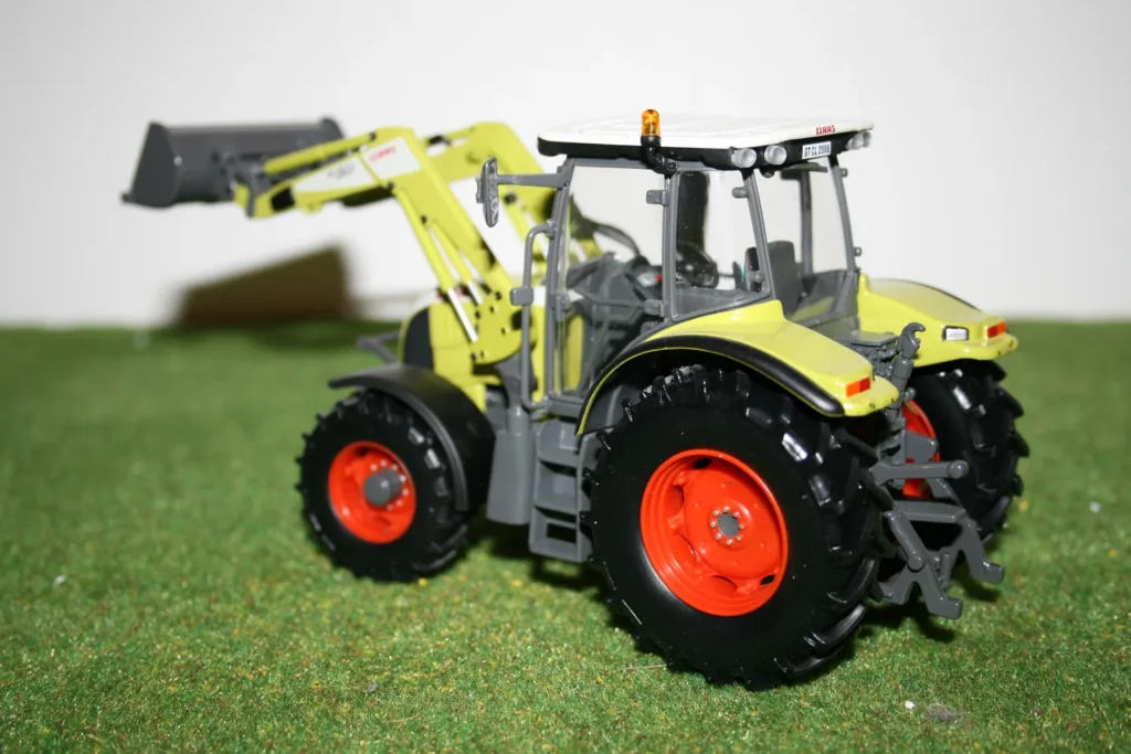 Claas Arès 566 RZ chargeur