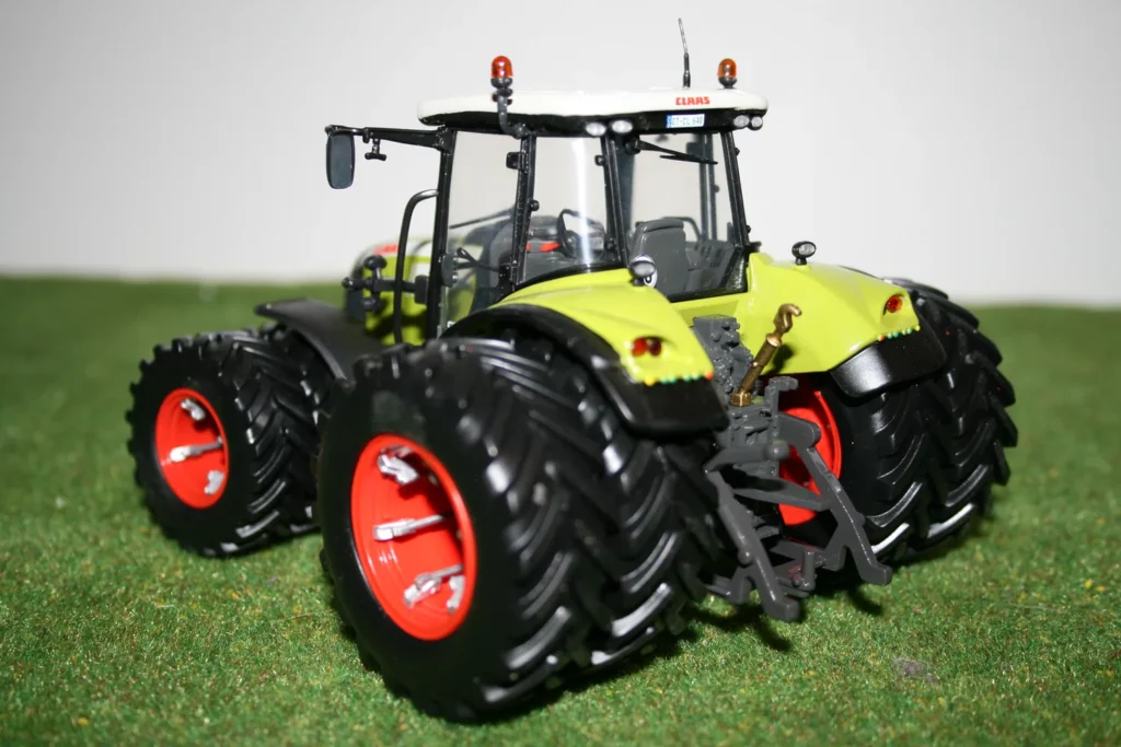 Claas Arion 640 jumelées