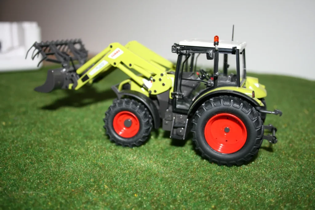 Claas Axos 320