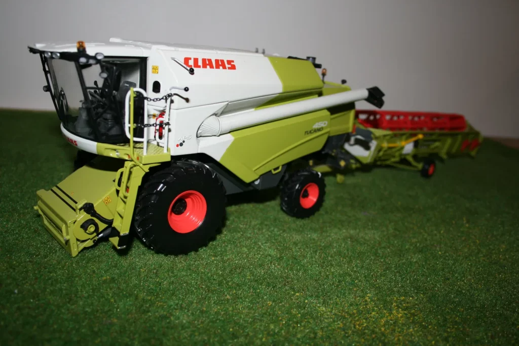 Claas Cargo 8400