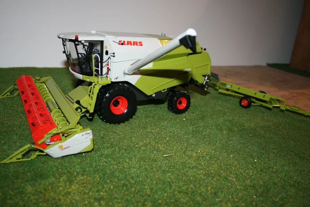 Claas Tucano 450 Tier IV