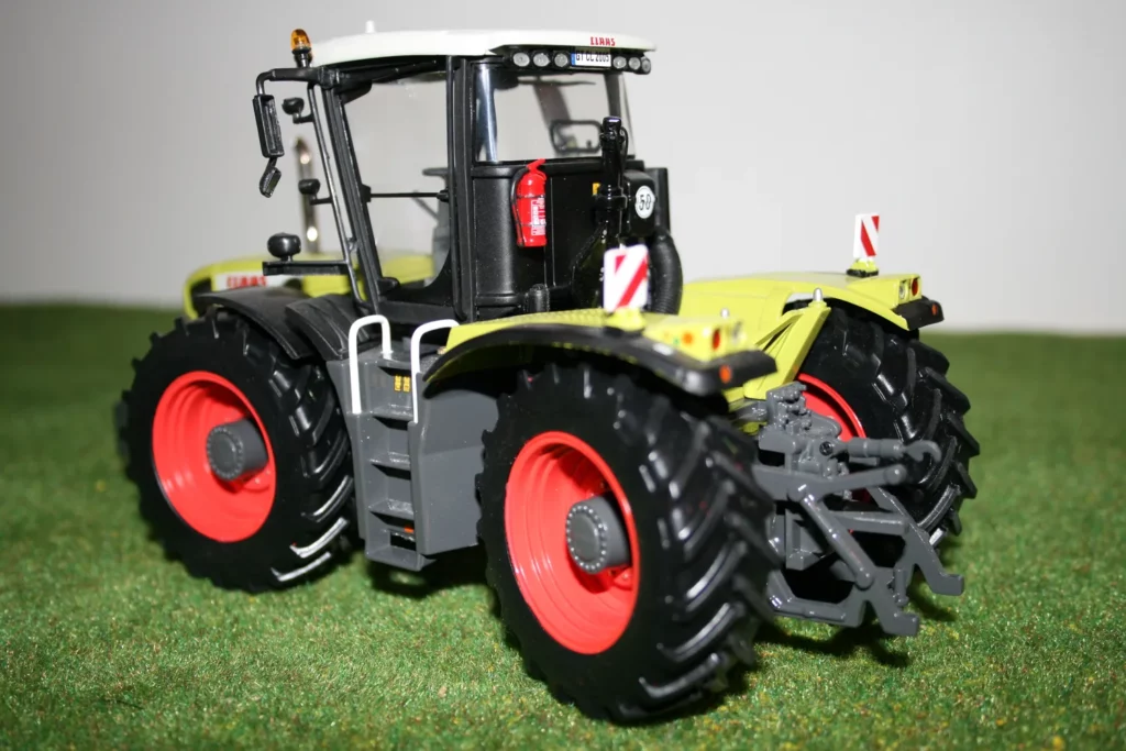Claas Xérion 3300 Trac VC