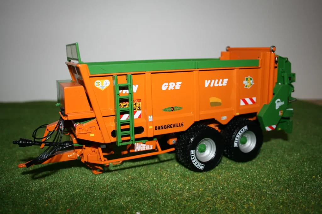 Dangreville épandeur 15000