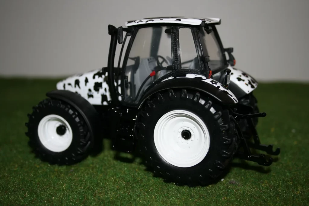 Deutz Fahr Agrotron TTV 1160 vache