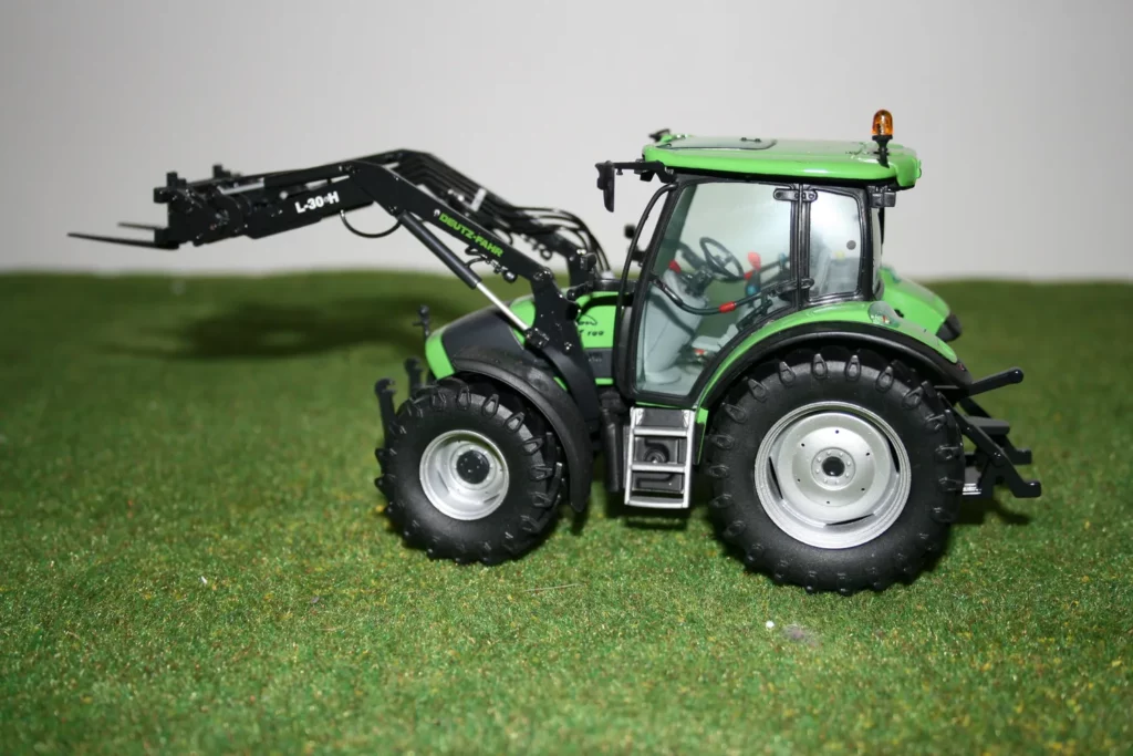 Deutz Fahr K100 chargeur fourches