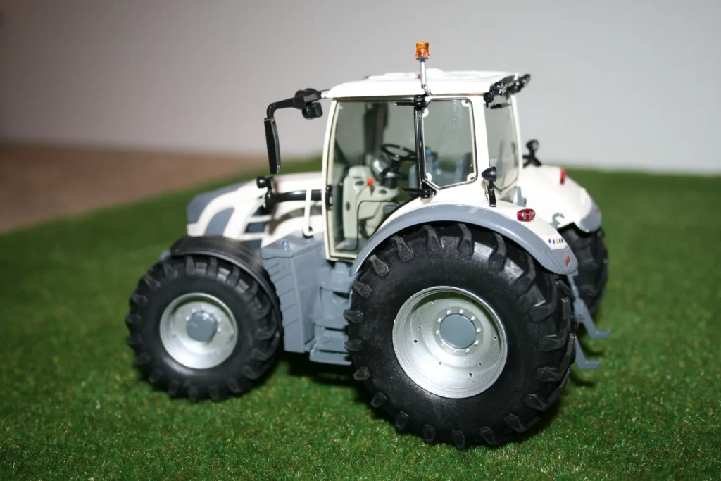 Fendt 724 Weiss