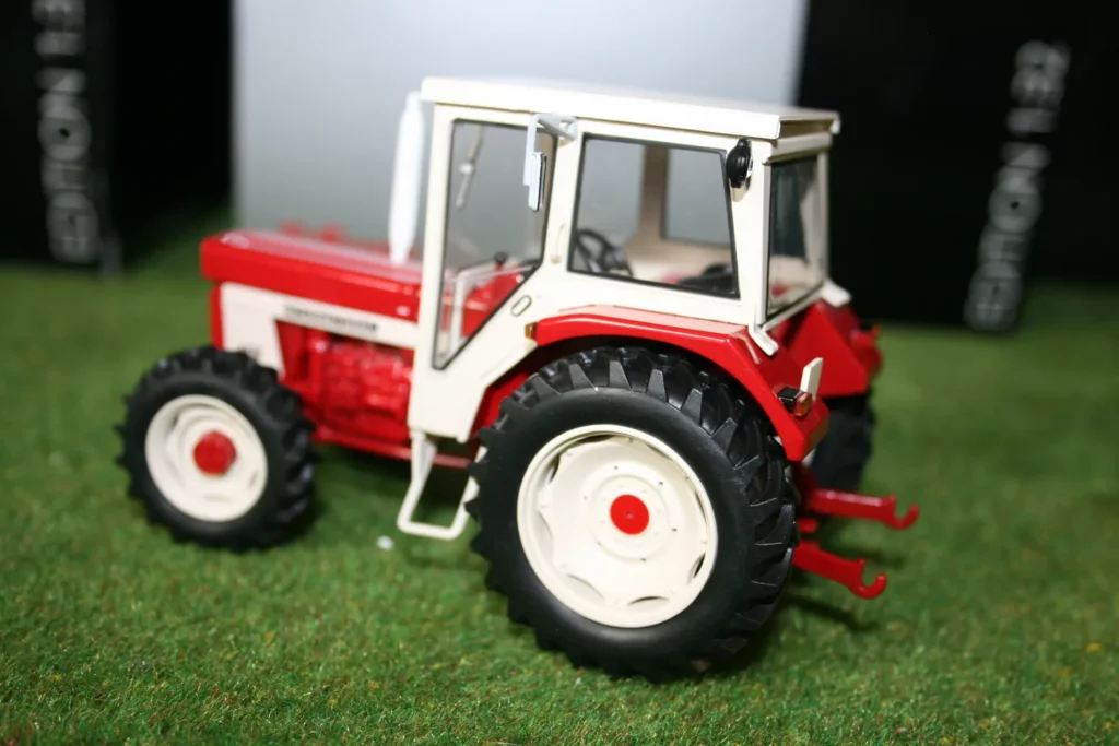 IH 844 4x4