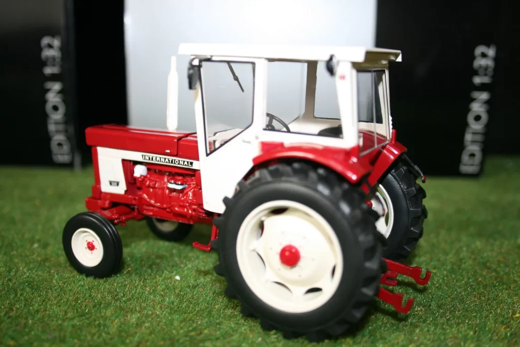 IH 946 2RM