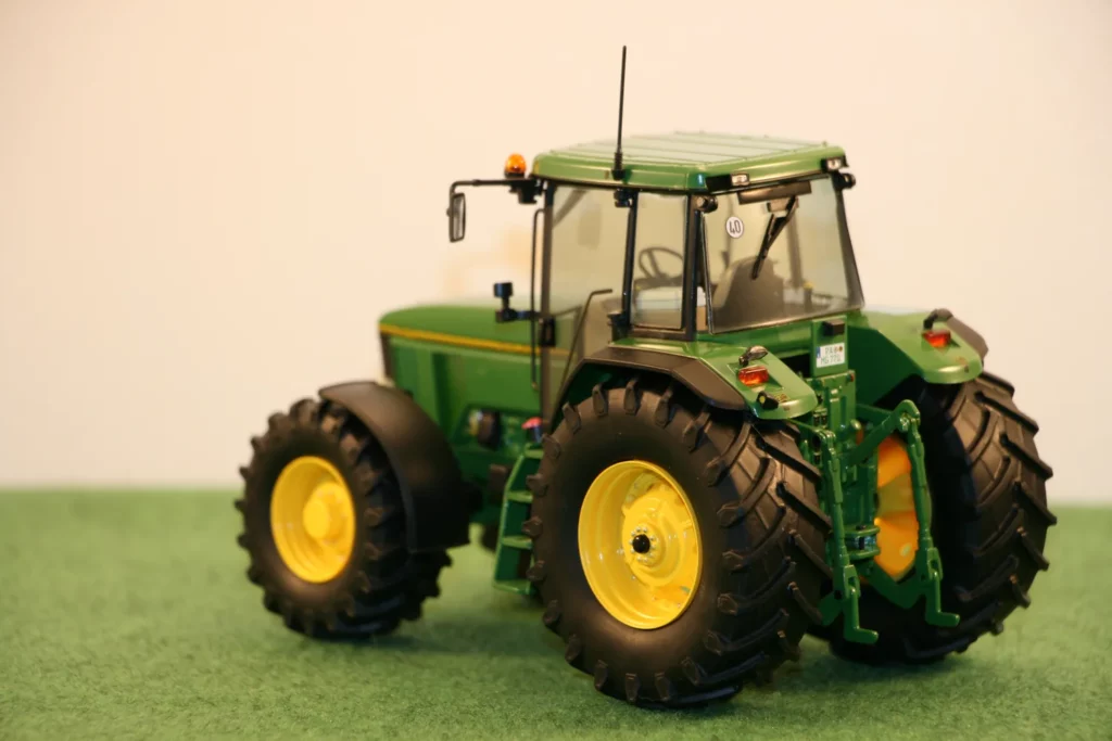 John Deere 7700