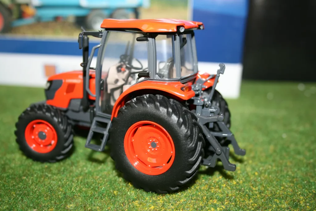 Kubota M9960