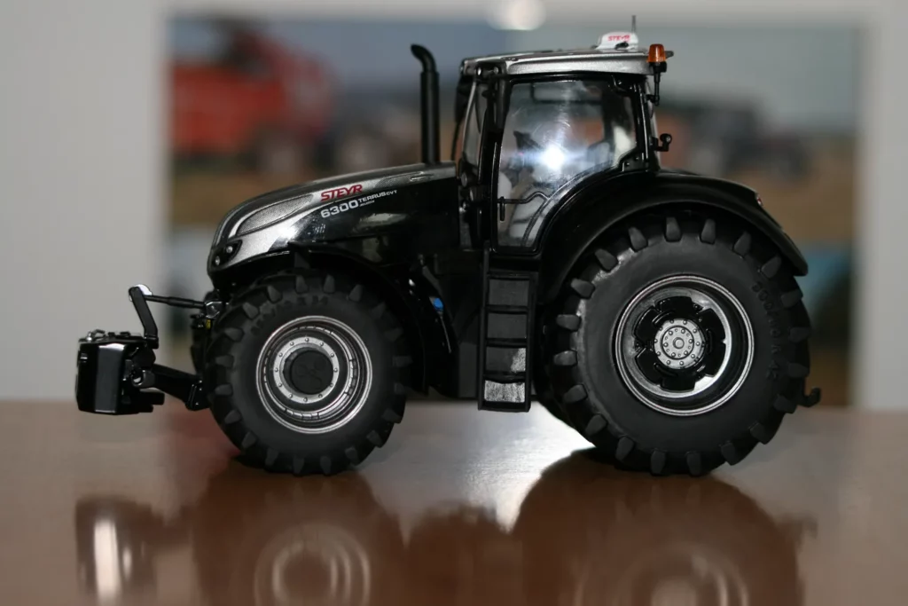 STEYR 6300 Terrus Noir et Gris