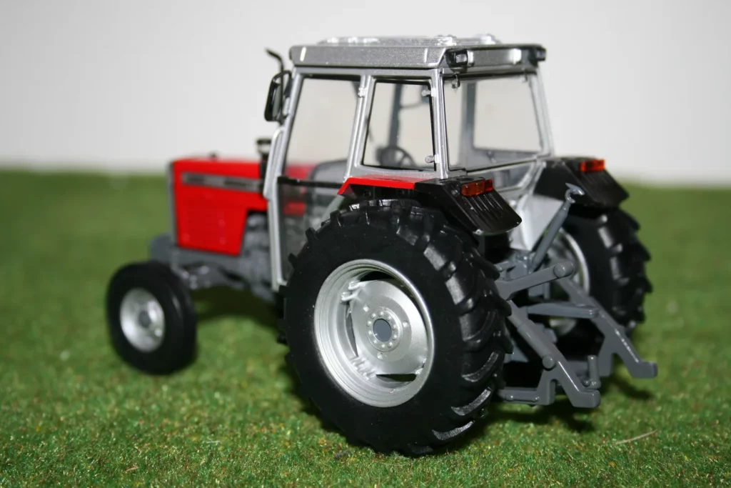 Massey Ferguson 390