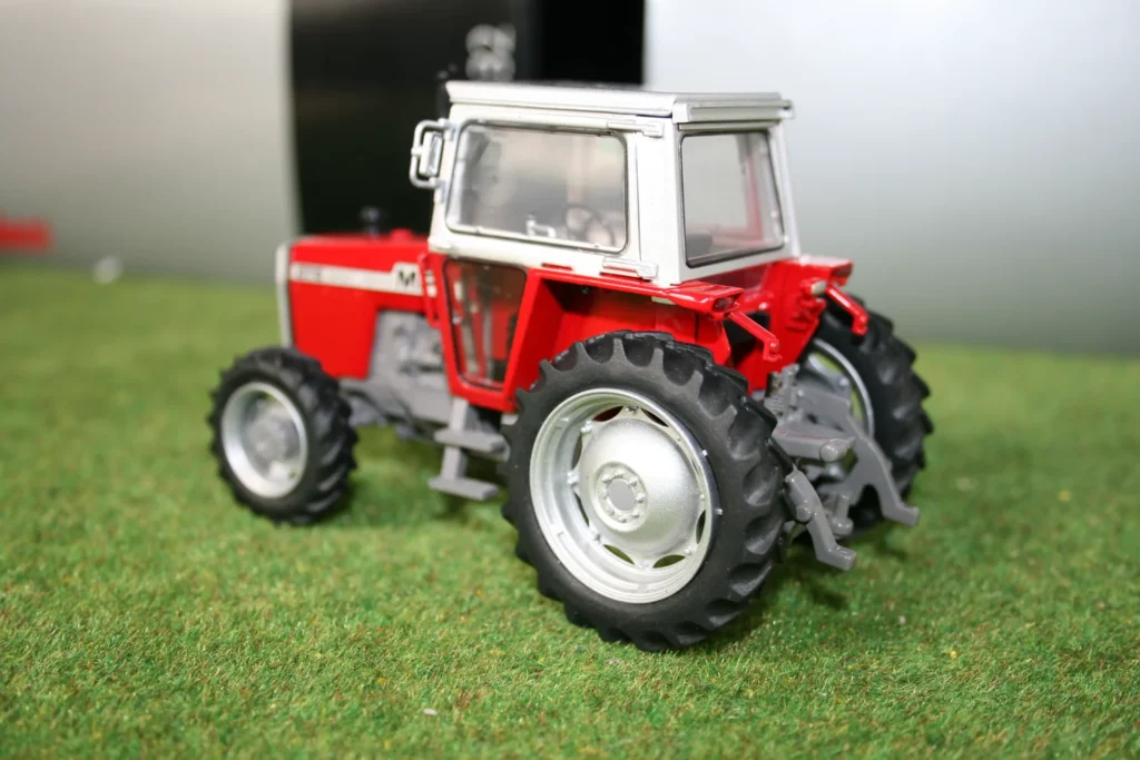 Massey Ferguson 575