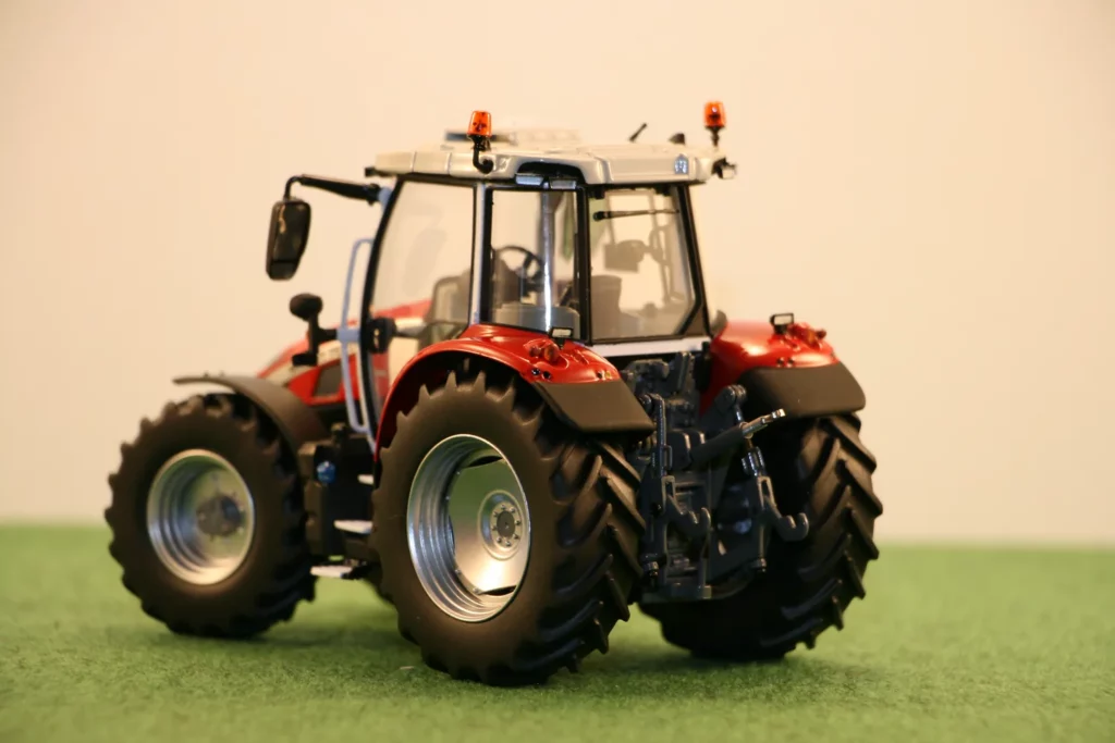 Massey Ferguson 5S 145