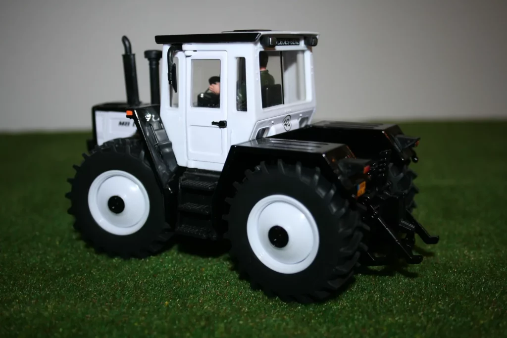 MB Trac 1800 blanc ACA 2009