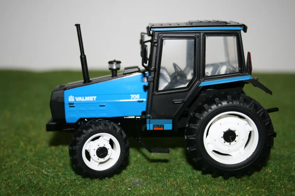 Valmet 705 bleu