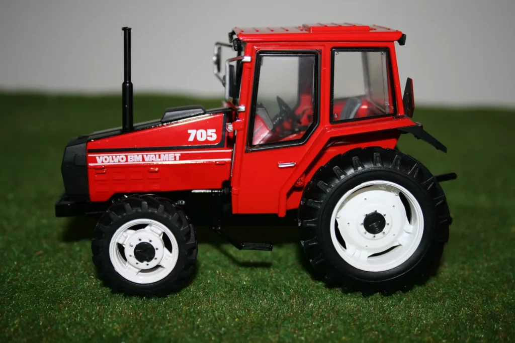 Valmet 705 rouge