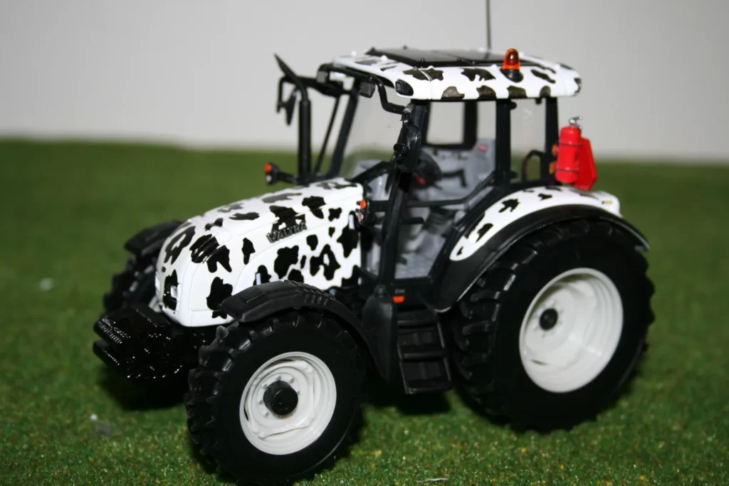 Valtra C vache