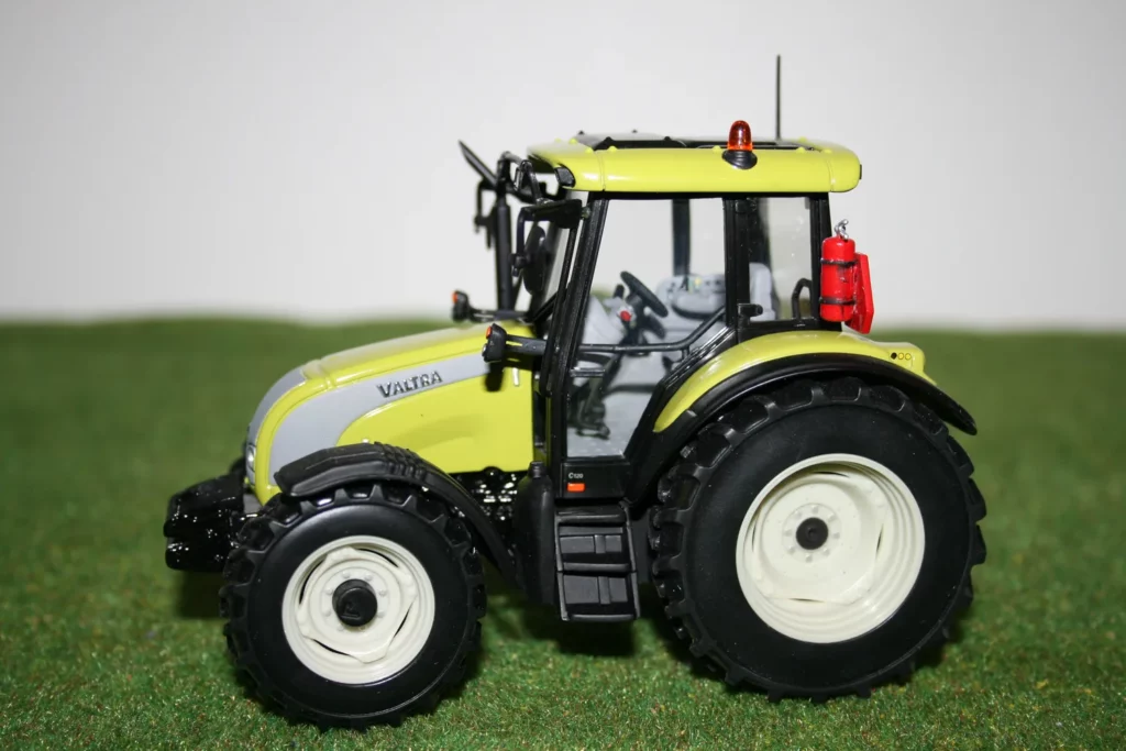 Valtra C vert Claas