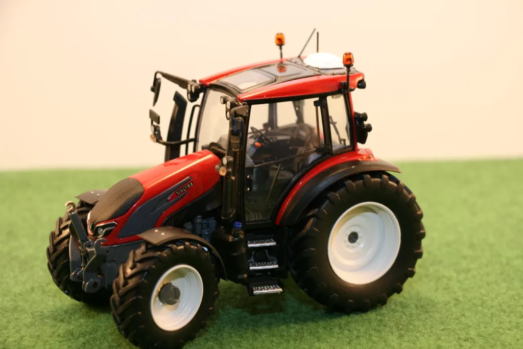 Valtra G135 rouge