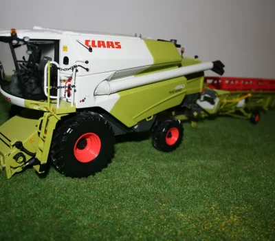 Claas Cargo 8400
