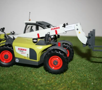 Claas Scorpion 7040 fourches